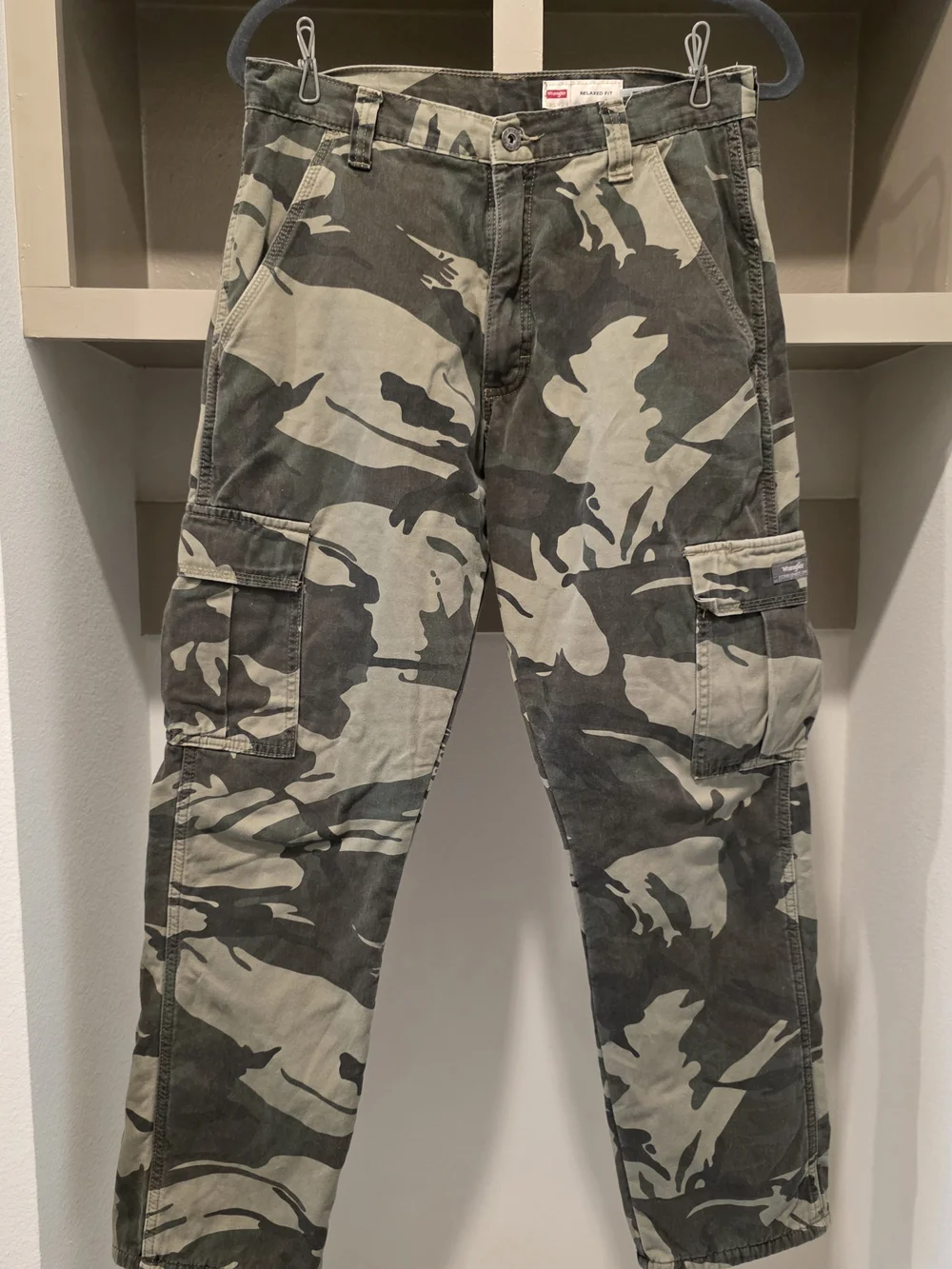 Wrangler Men's Green Camo Cargo Pants